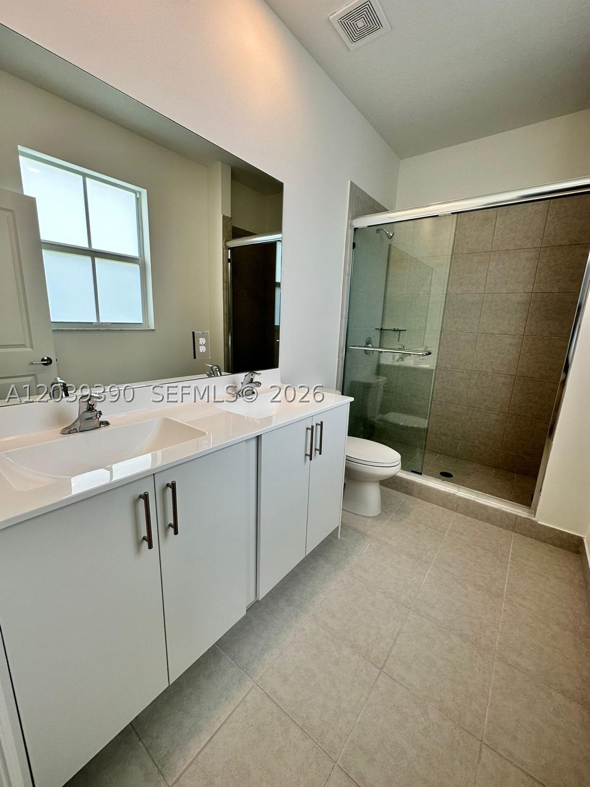 WYNDHAM LAKES PLAZA - Residential