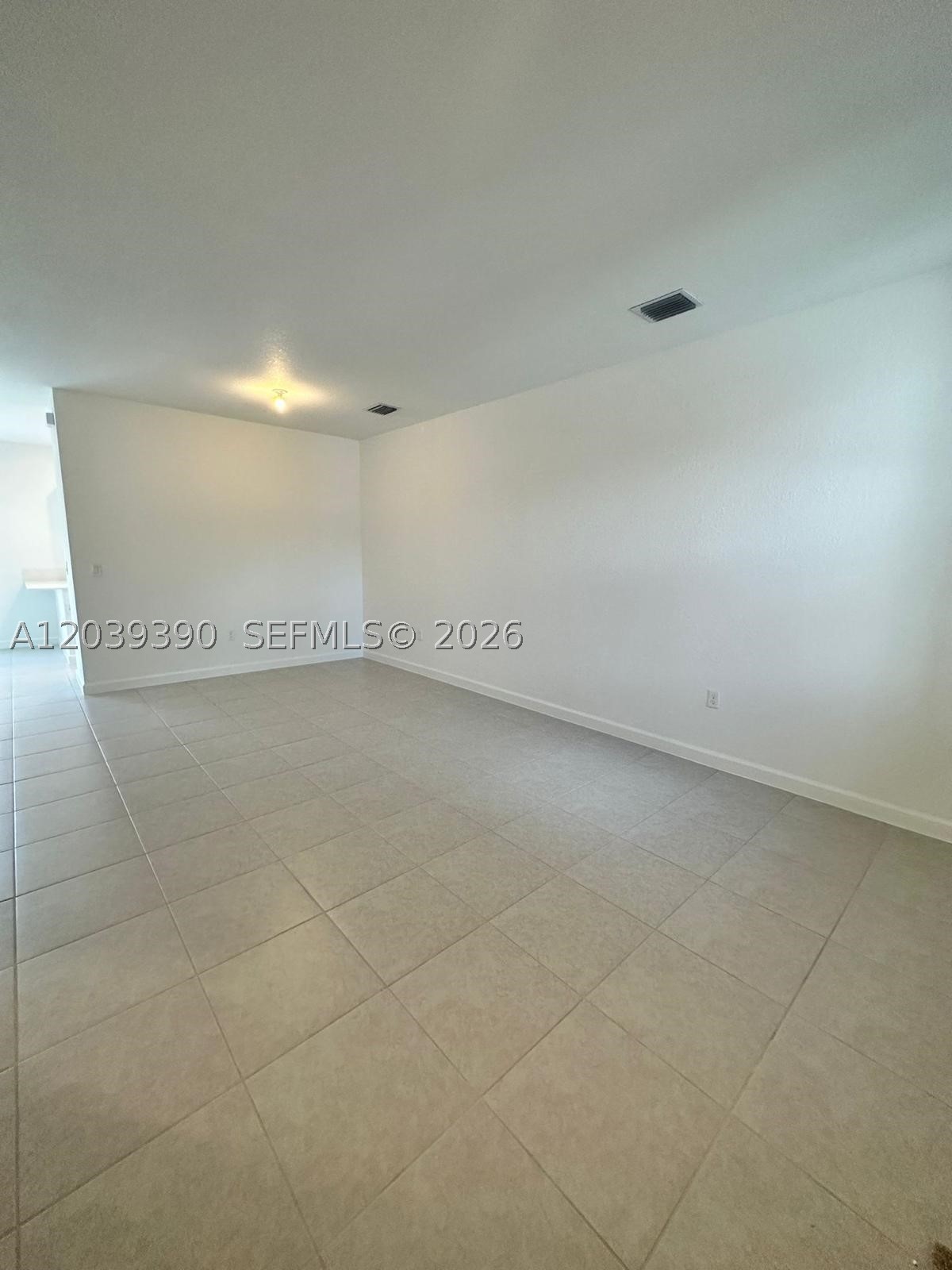 WYNDHAM LAKES PLAZA - Residential