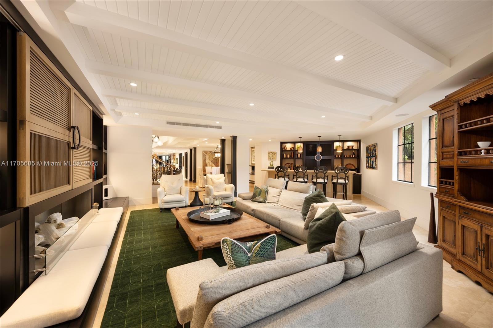 CLOISTERS ON THE BAY COND - Residential
