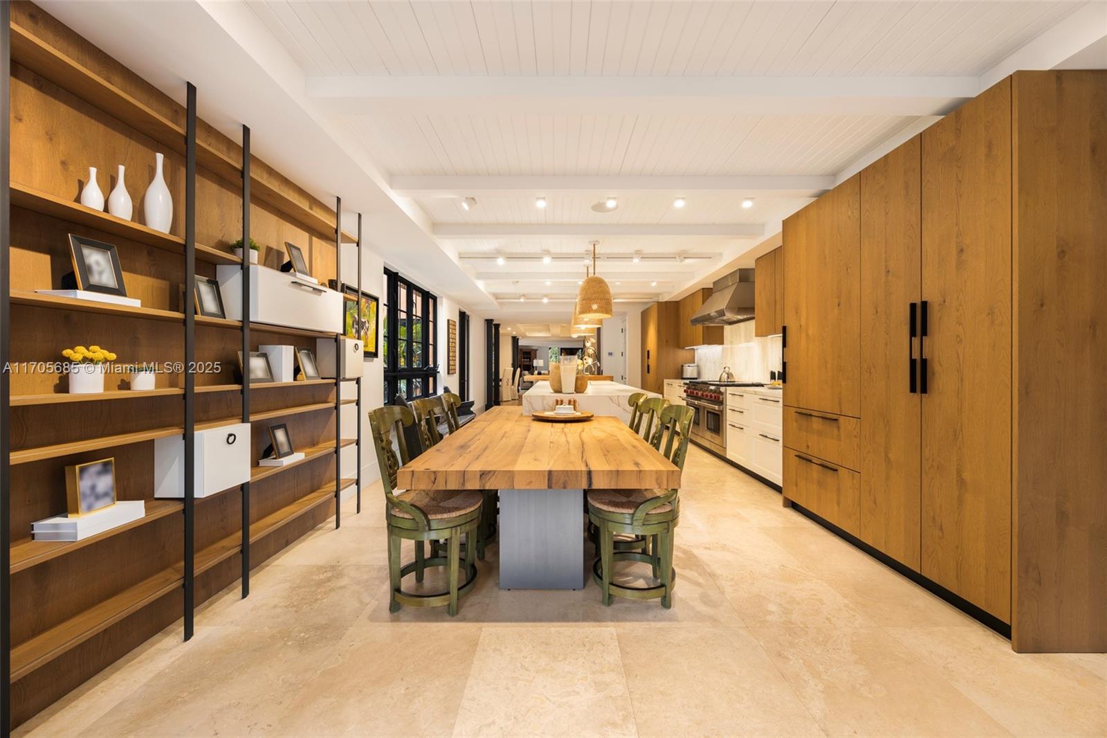 CLOISTERS ON THE BAY COND - Residential