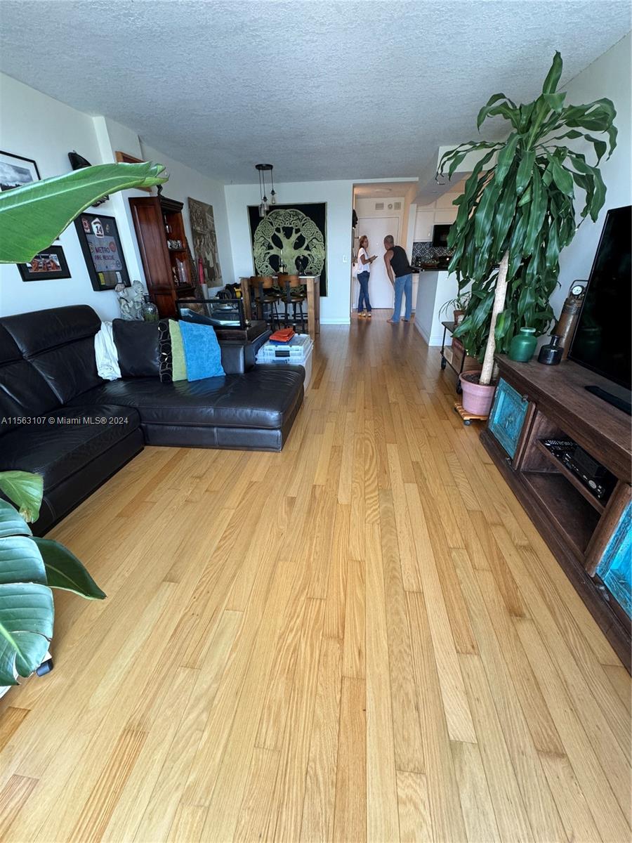 BRICKELL BISCAYNE CONDO - Residential Lease