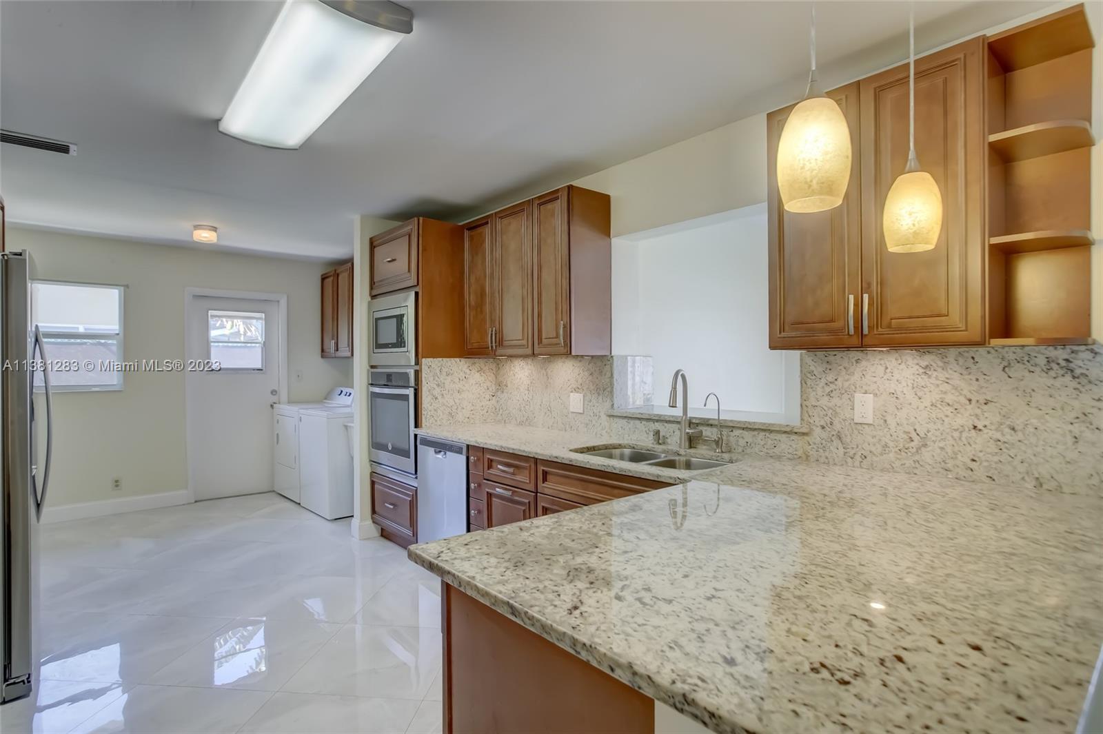 CORAL HIGHLANDS - Residential Lease