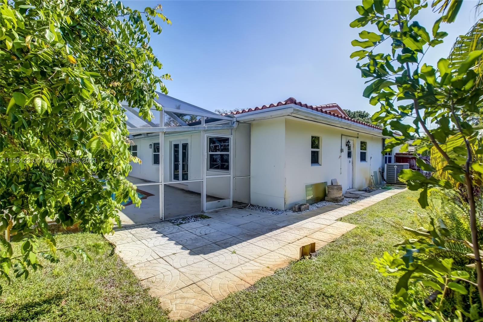 CORAL HIGHLANDS - Residential Lease