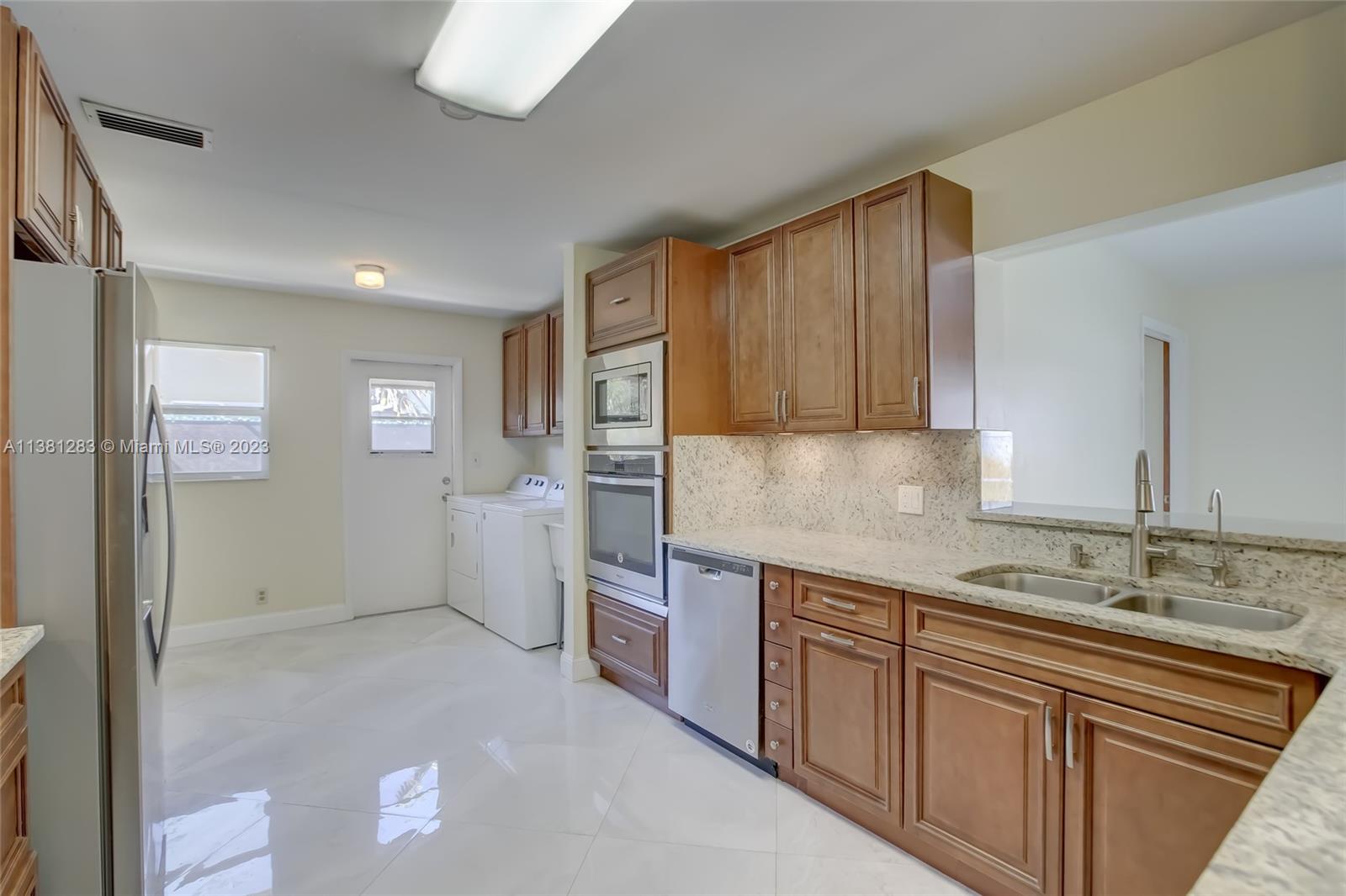 CORAL HIGHLANDS - Residential Lease
