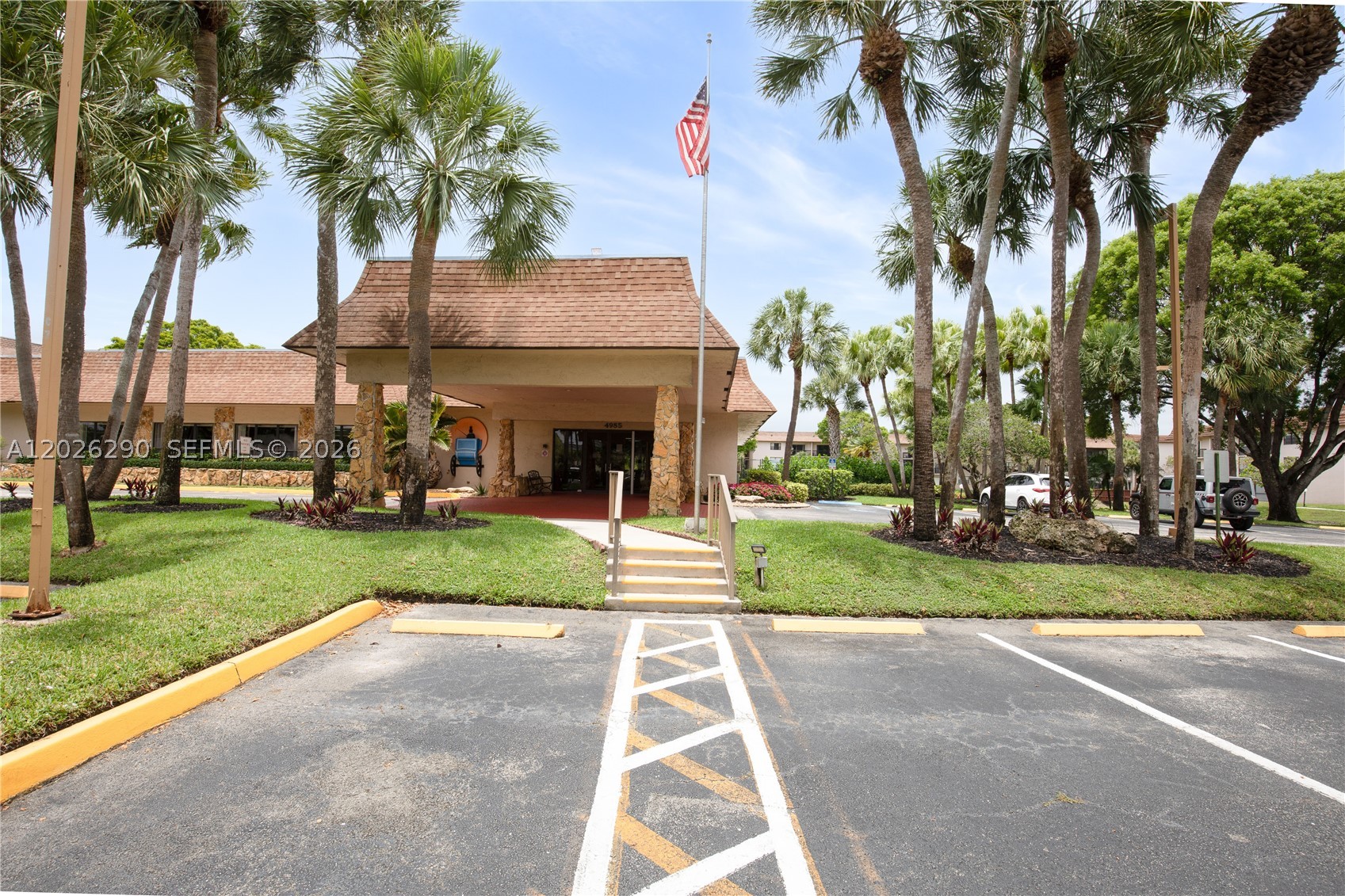 LAKES OF CARRIAGE HILLS - Residential
