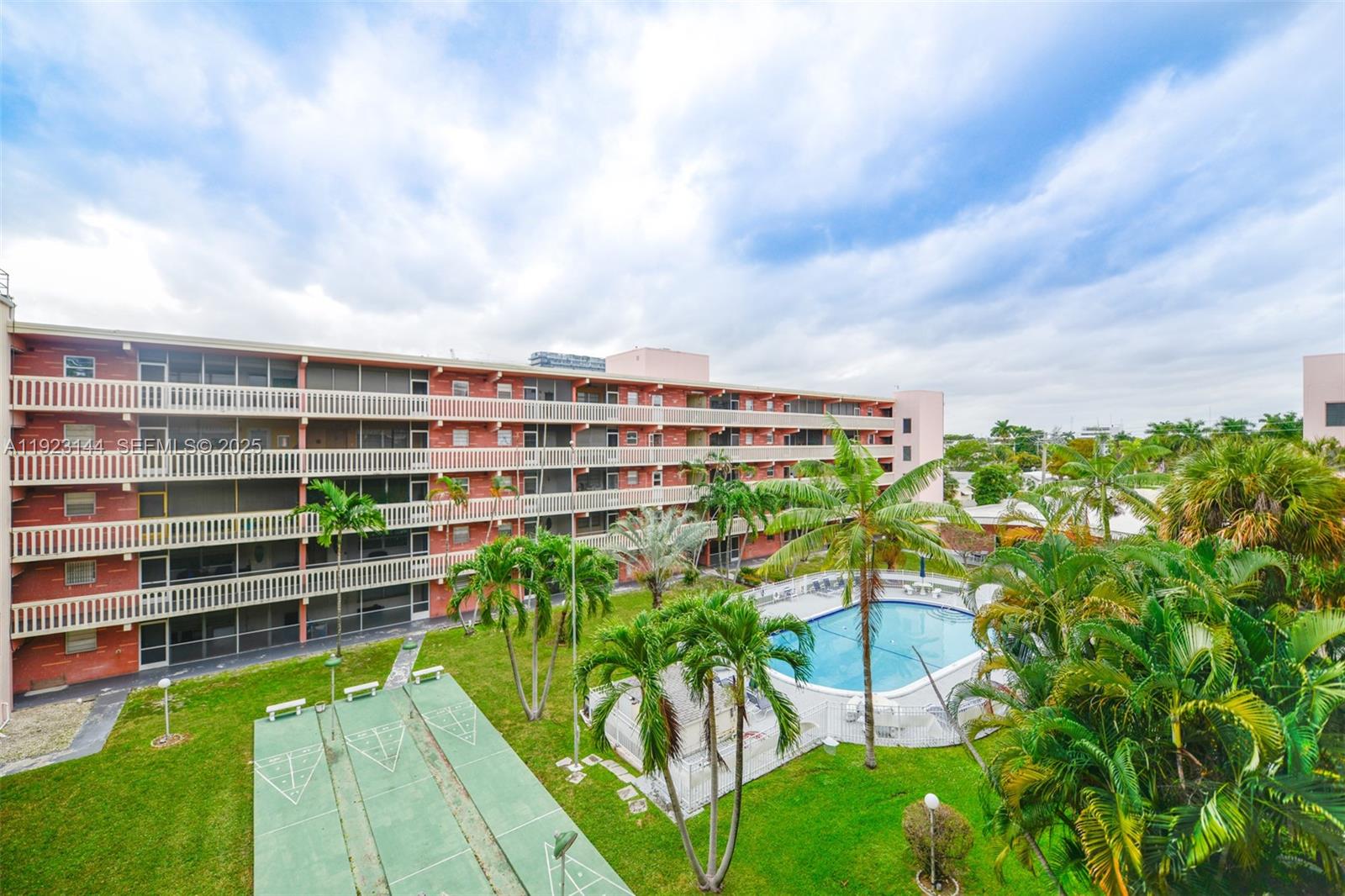 ELDORADO PLAZA WEST CONDO - Residential