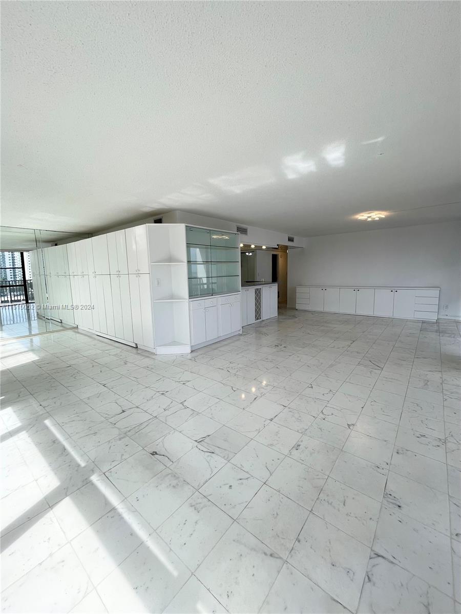 OCEANVIEW PARK CONDO - Residential Lease