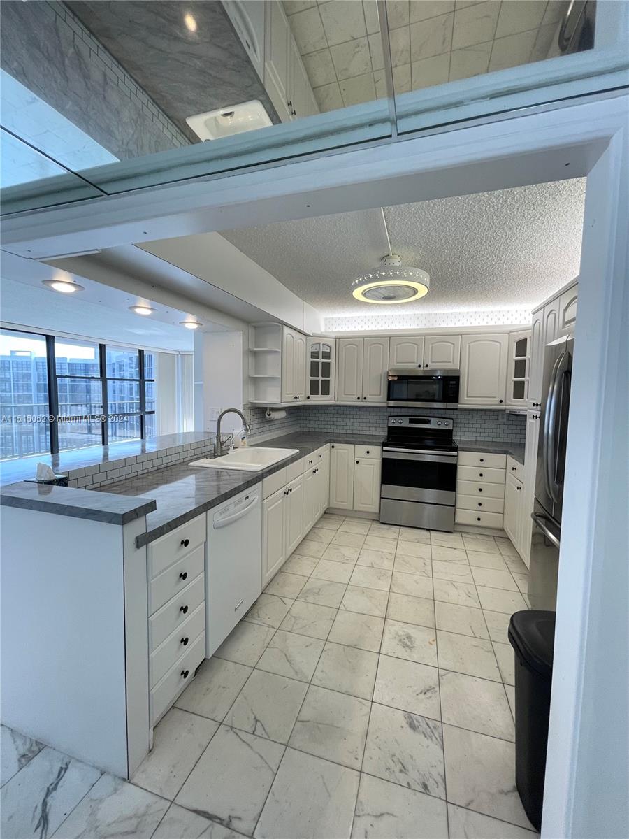 OCEANVIEW PARK CONDO - Residential Lease