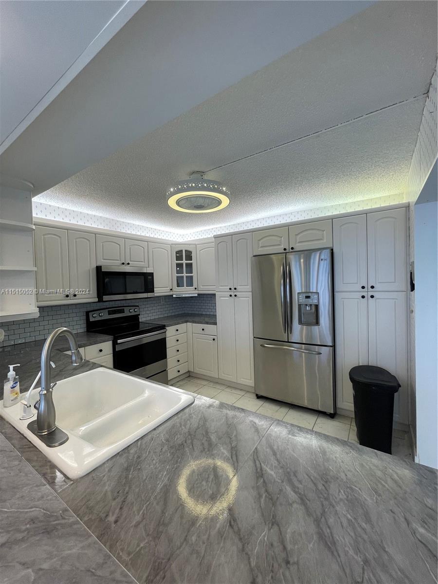 OCEANVIEW PARK CONDO - Residential Lease
