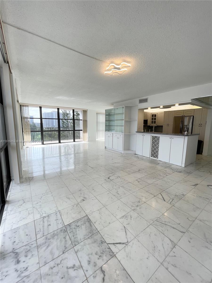 OCEANVIEW PARK CONDO - Residential Lease