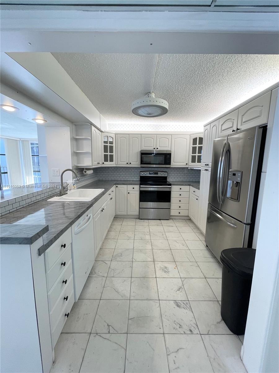 OCEANVIEW PARK CONDO - Residential Lease