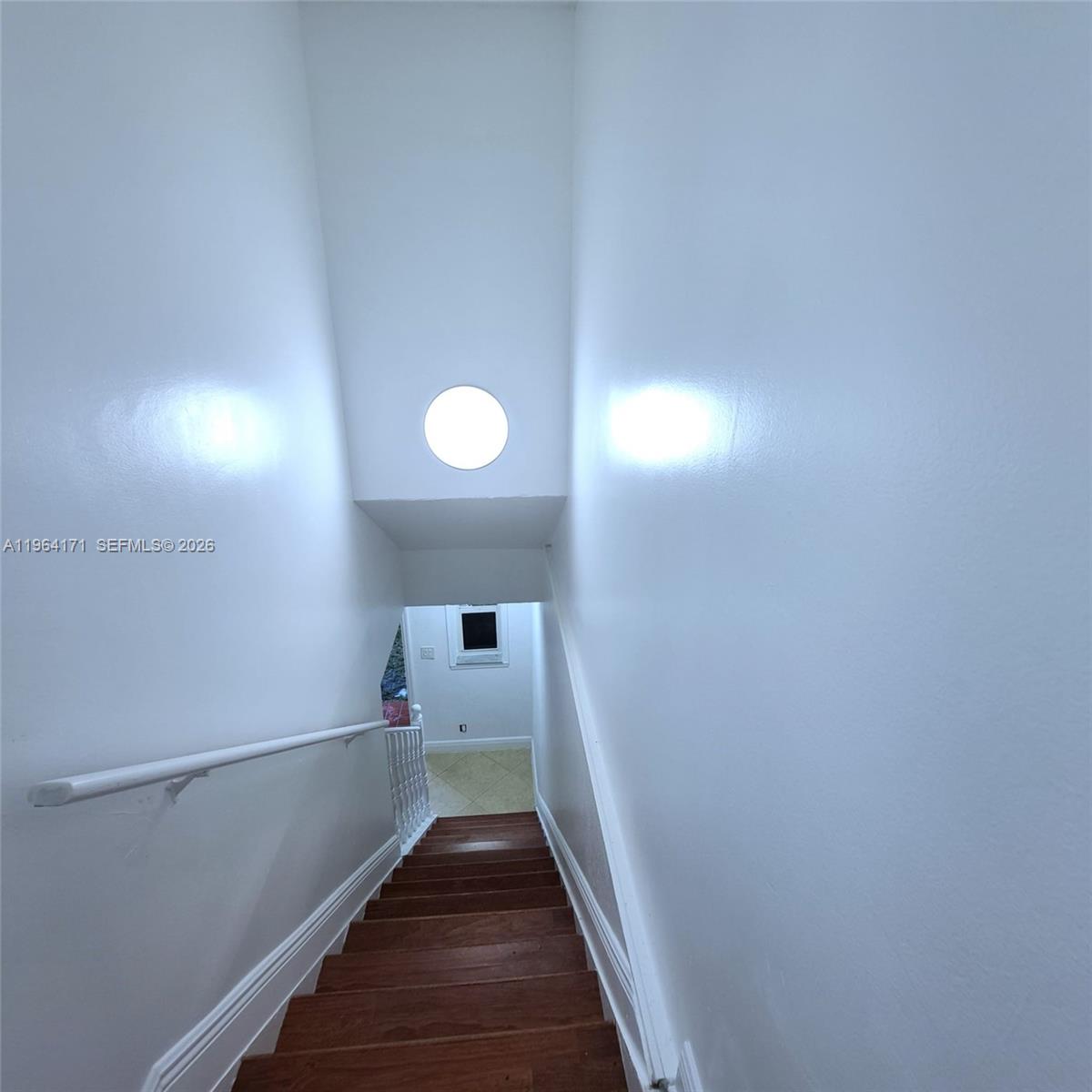 WOODSIDE ARMS CONDO - Residential Lease