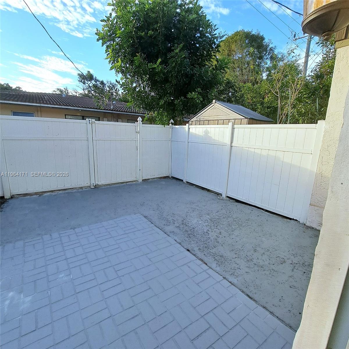 WOODSIDE ARMS CONDO - Residential Lease