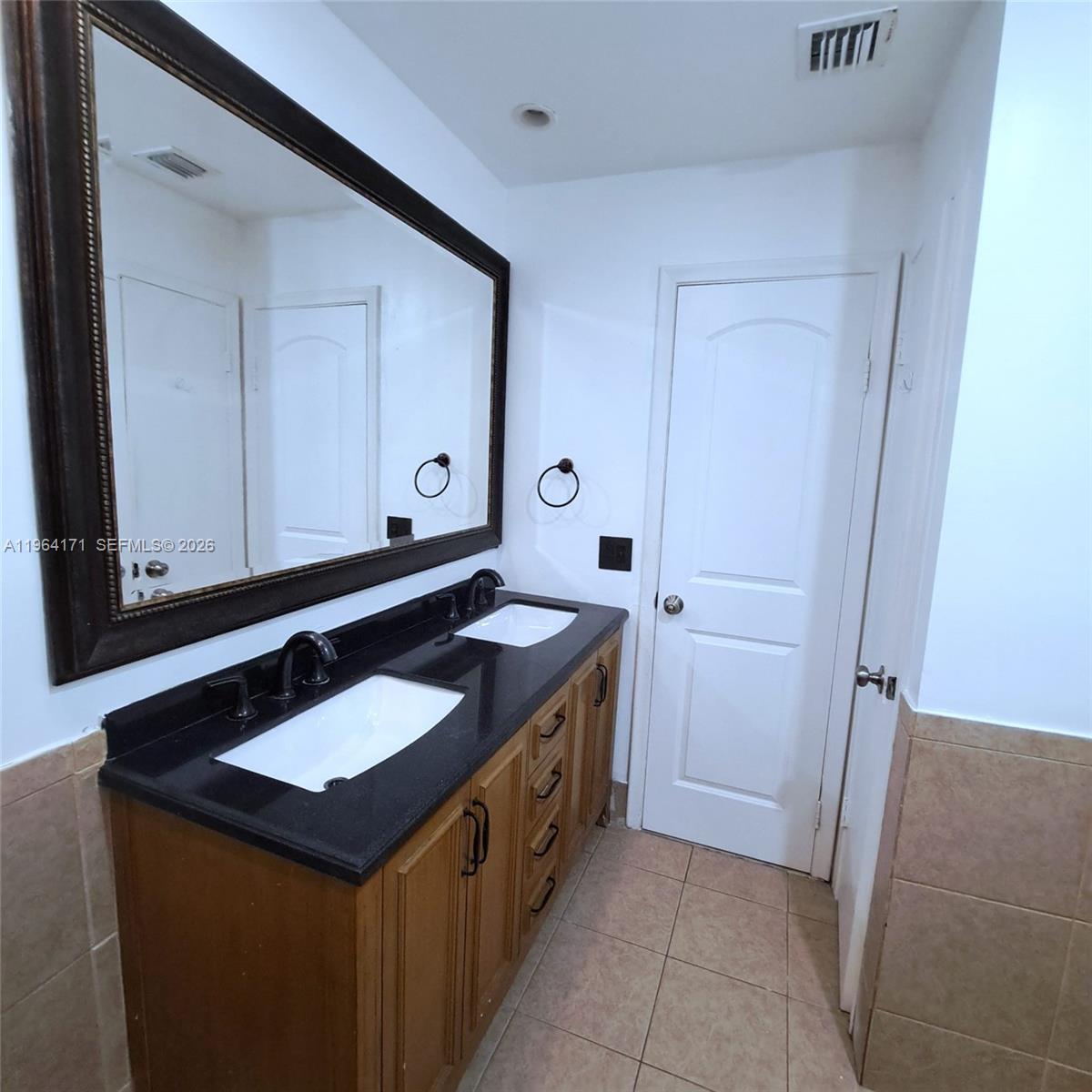 WOODSIDE ARMS CONDO - Residential Lease