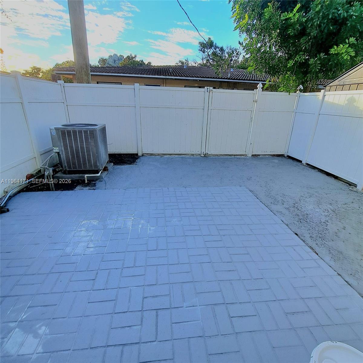 WOODSIDE ARMS CONDO - Residential Lease