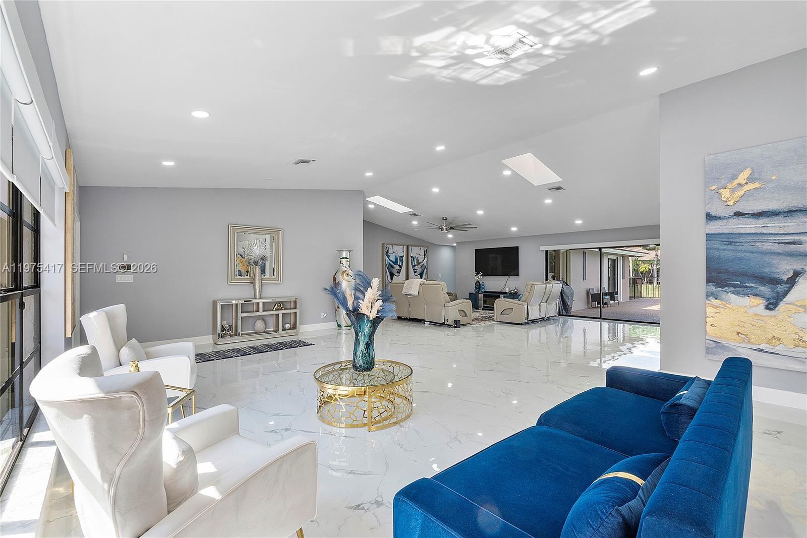 PINE RIDGE - Residential