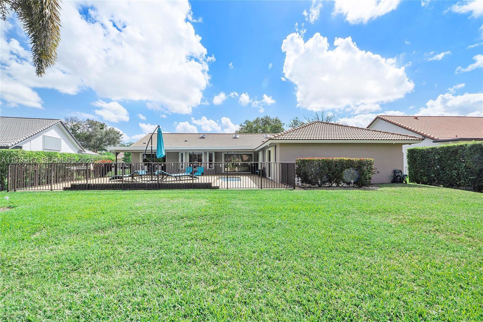 PINE RIDGE - Residential