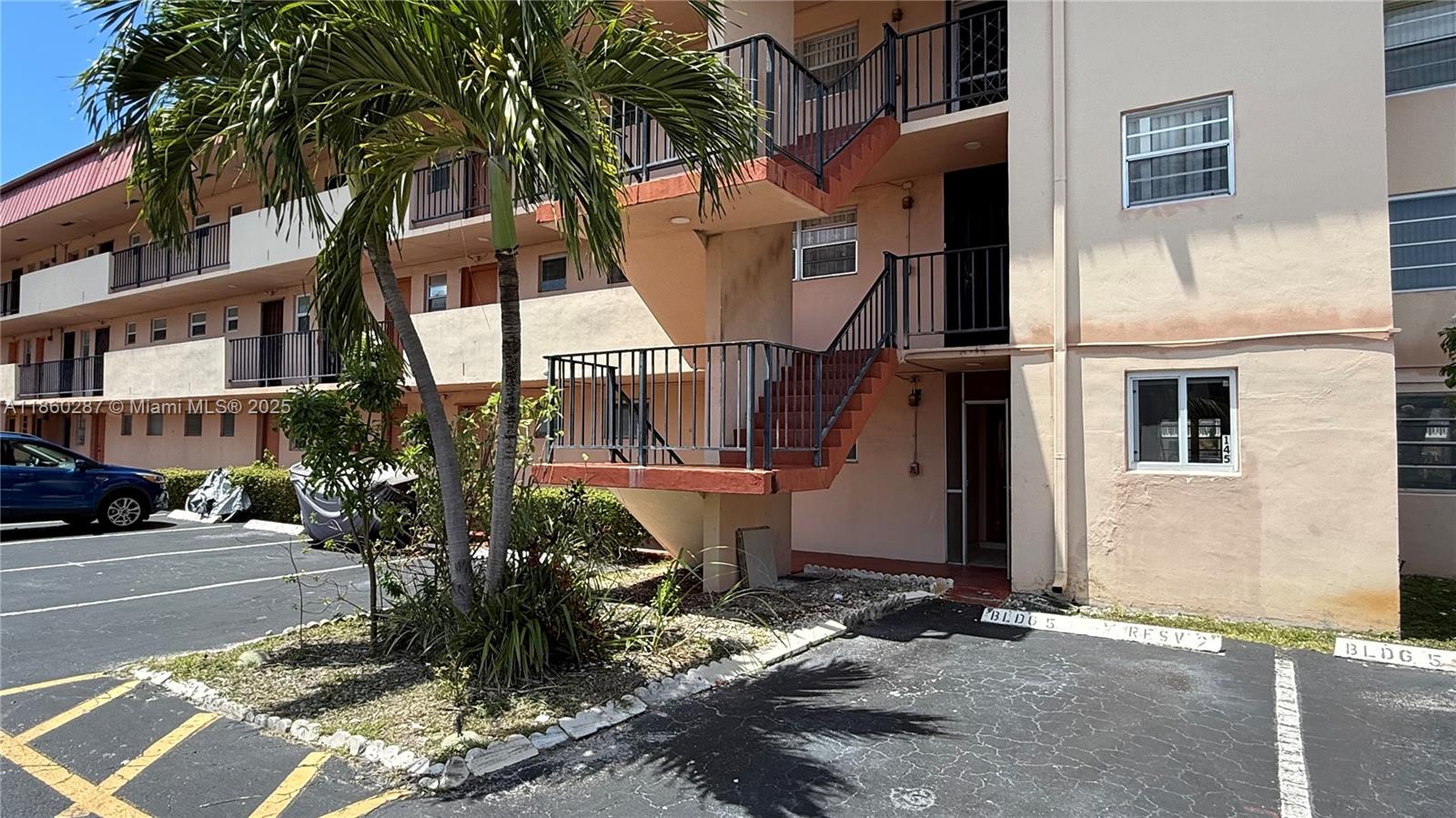 FIFTH HORIZONS CONDO - Residential