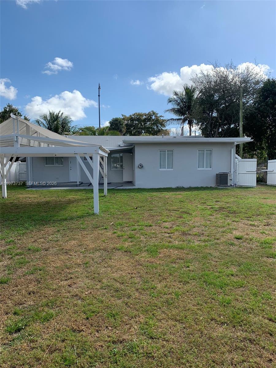 WESTGATE LAKE MANORS - Residential Lease
