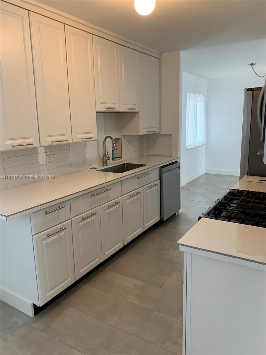 WESTGATE LAKE MANORS - Residential Lease