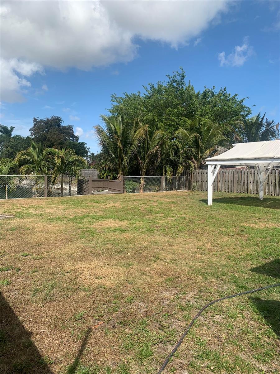 WESTGATE LAKE MANORS - Residential Lease
