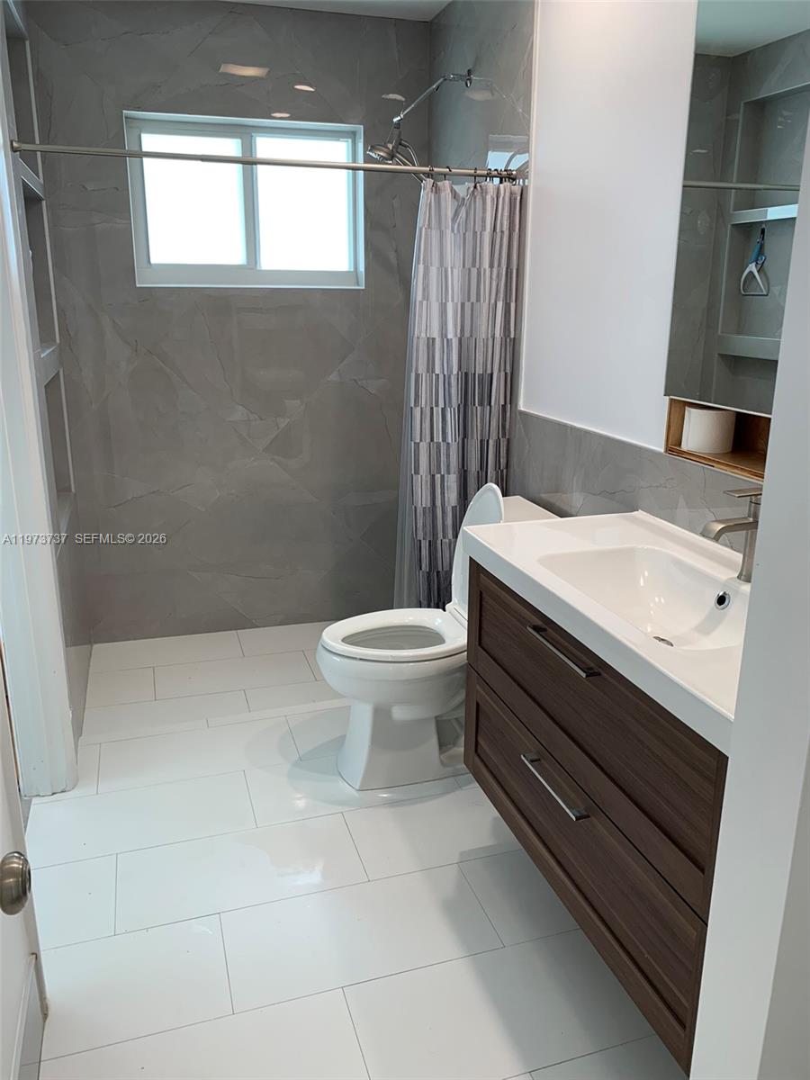 WESTGATE LAKE MANORS - Residential Lease