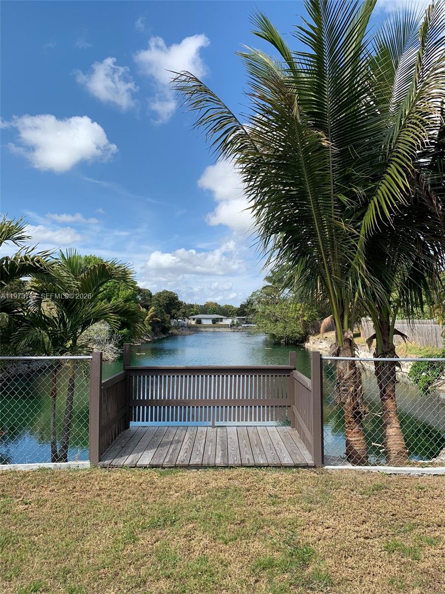 WESTGATE LAKE MANORS - Residential Lease