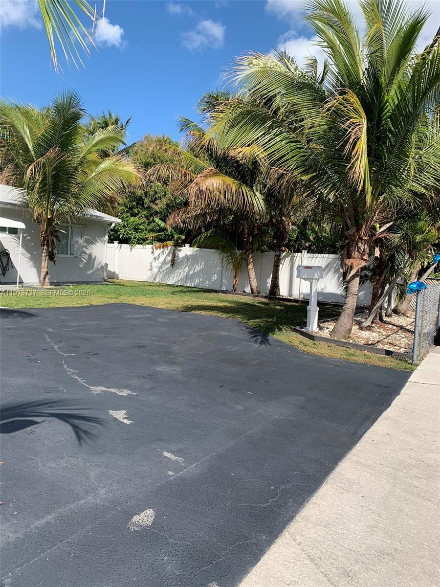 WESTGATE LAKE MANORS - Residential Lease