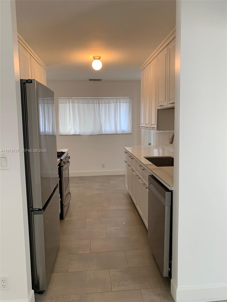 WESTGATE LAKE MANORS - Residential Lease
