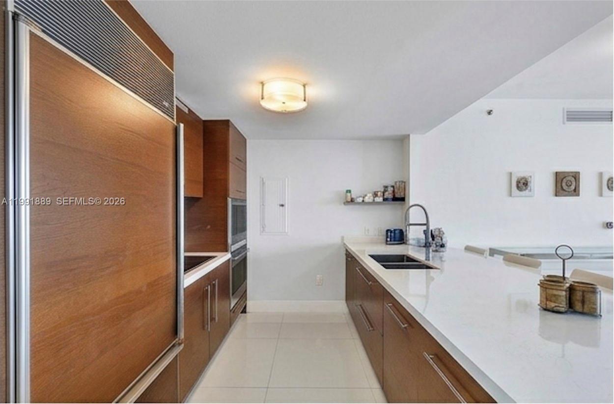 ICONBRICKELL CONDO NO 1 - Residential
