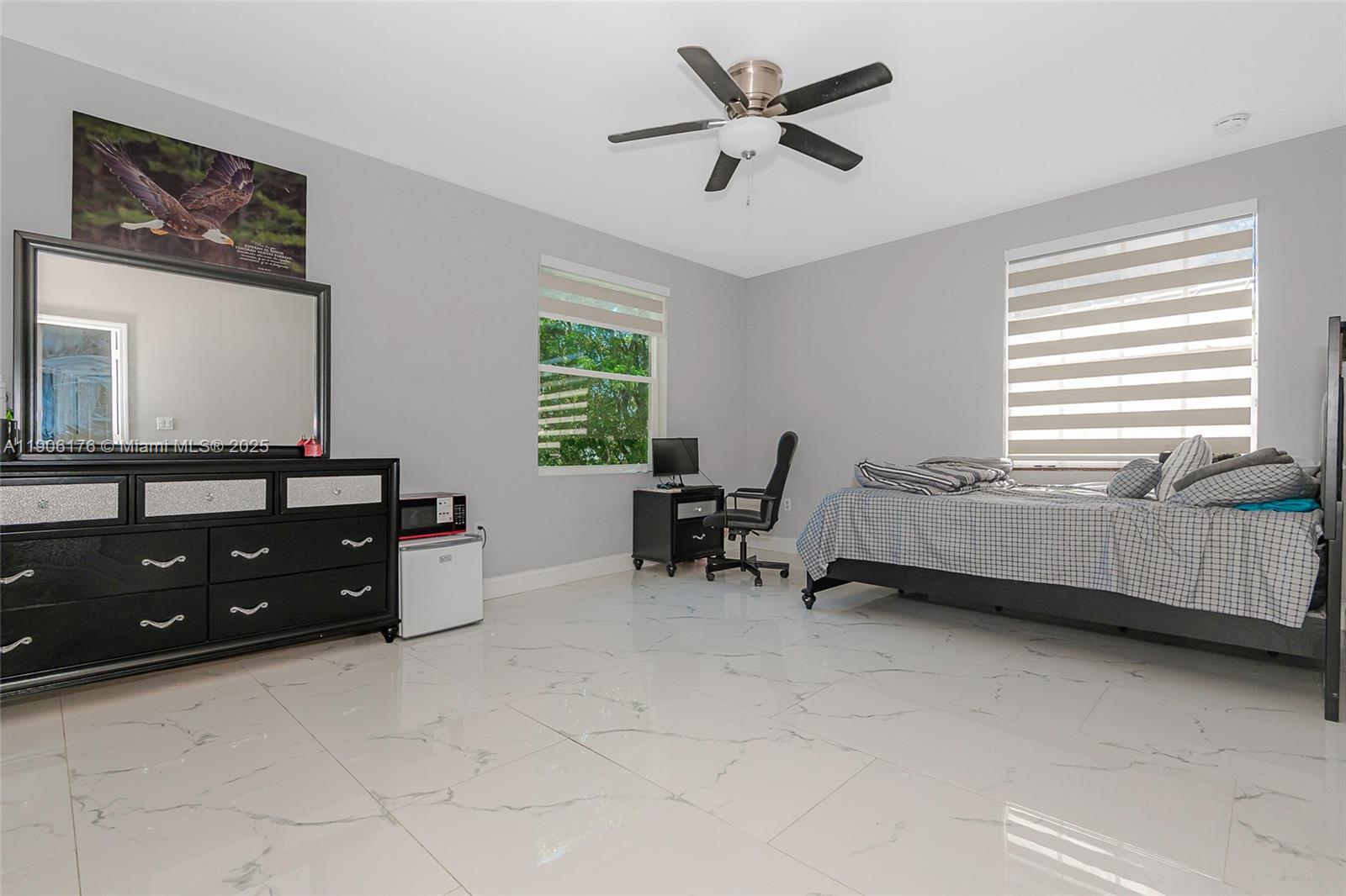 GARDEN CITY - Residential
