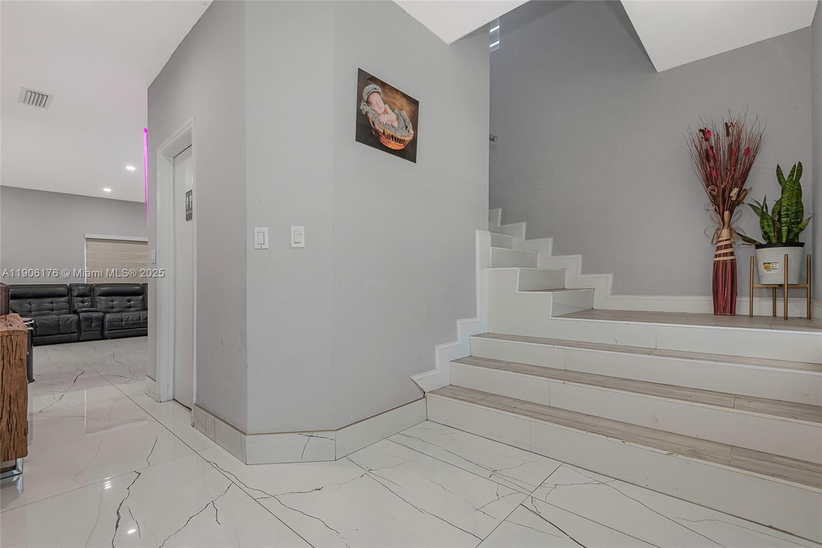 GARDEN CITY - Residential