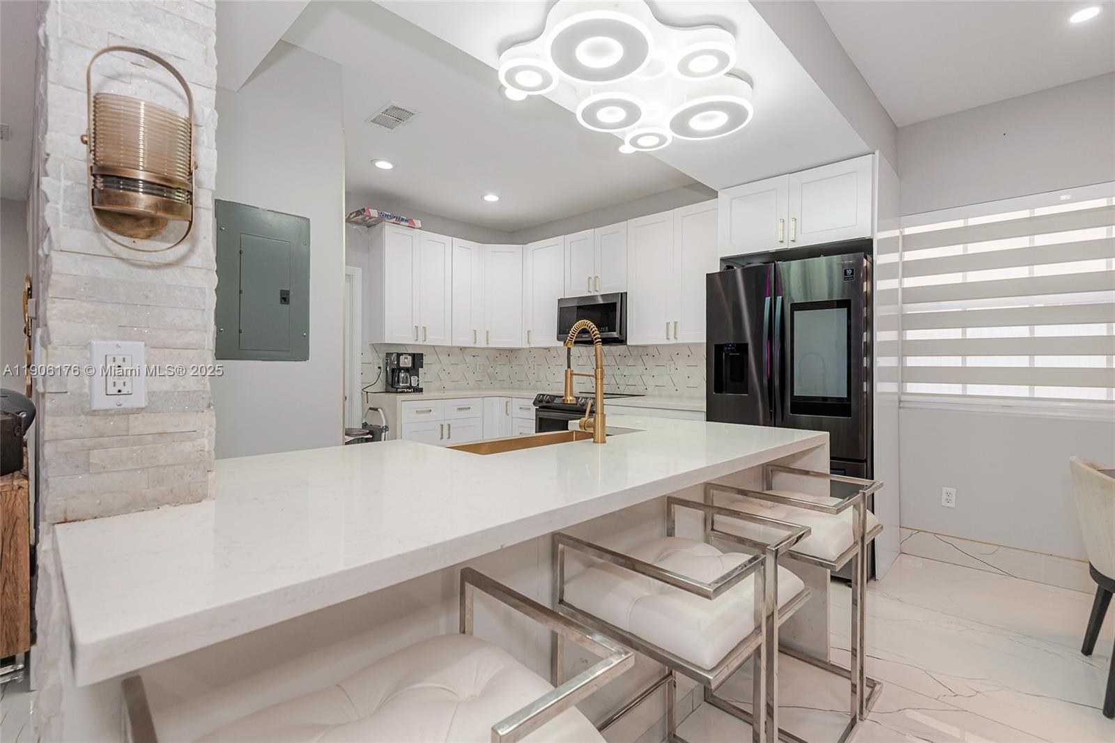 GARDEN CITY - Residential