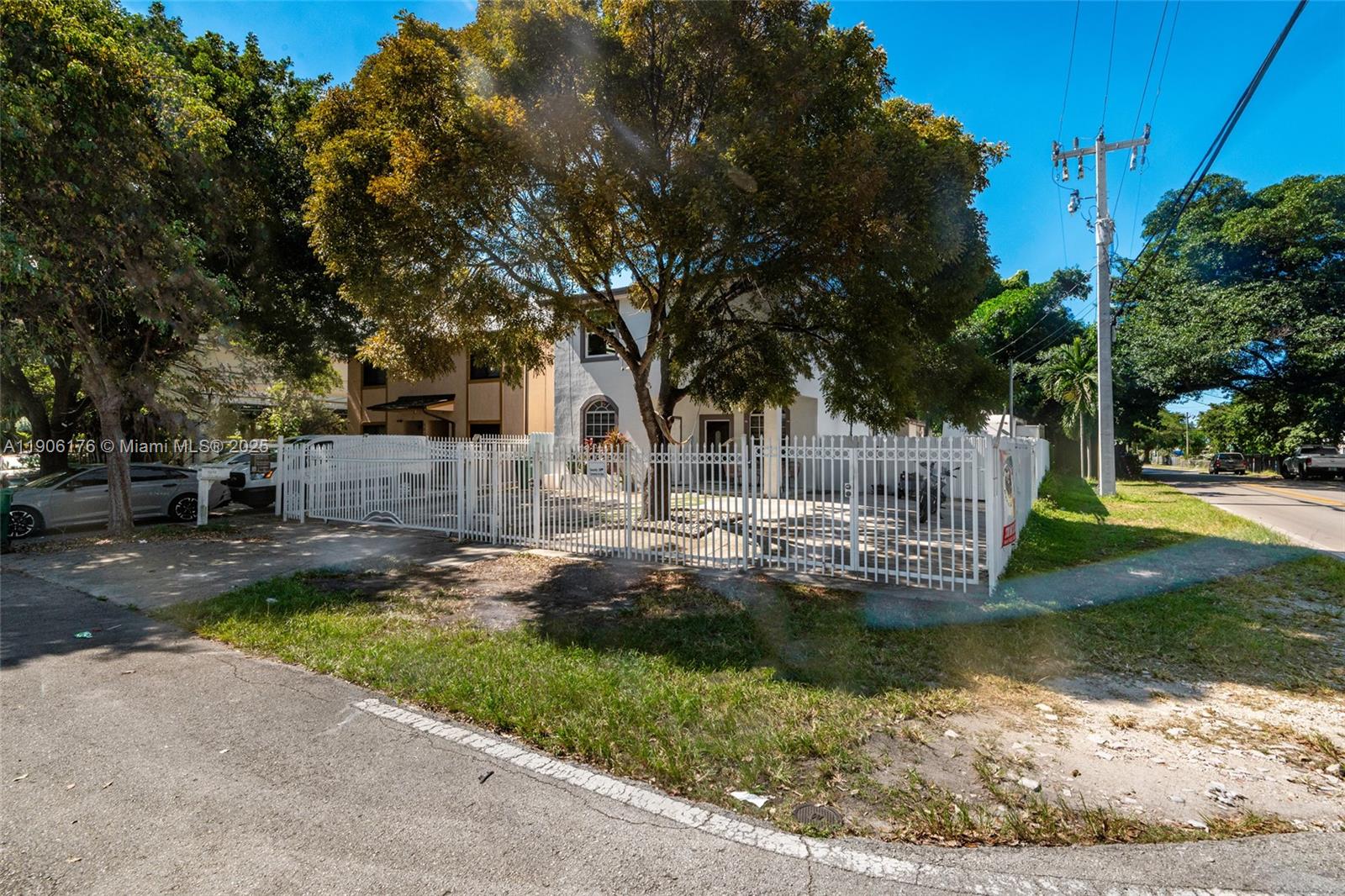 GARDEN CITY - Residential