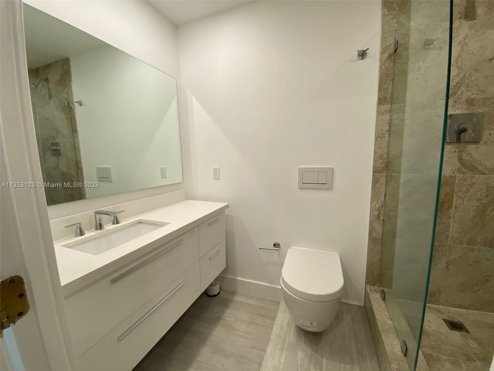RONEY PALACE CONDO - Residential Lease