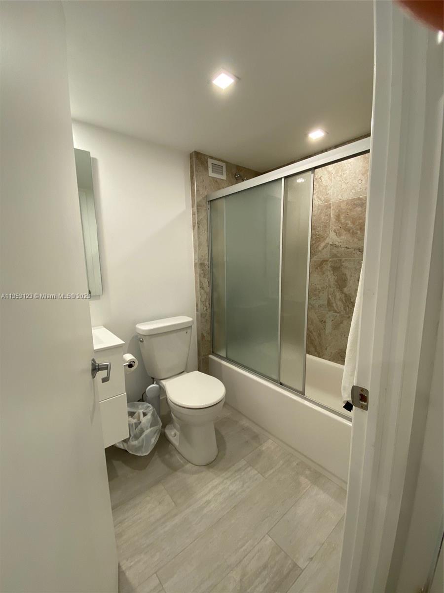 RONEY PALACE CONDO - Residential Lease