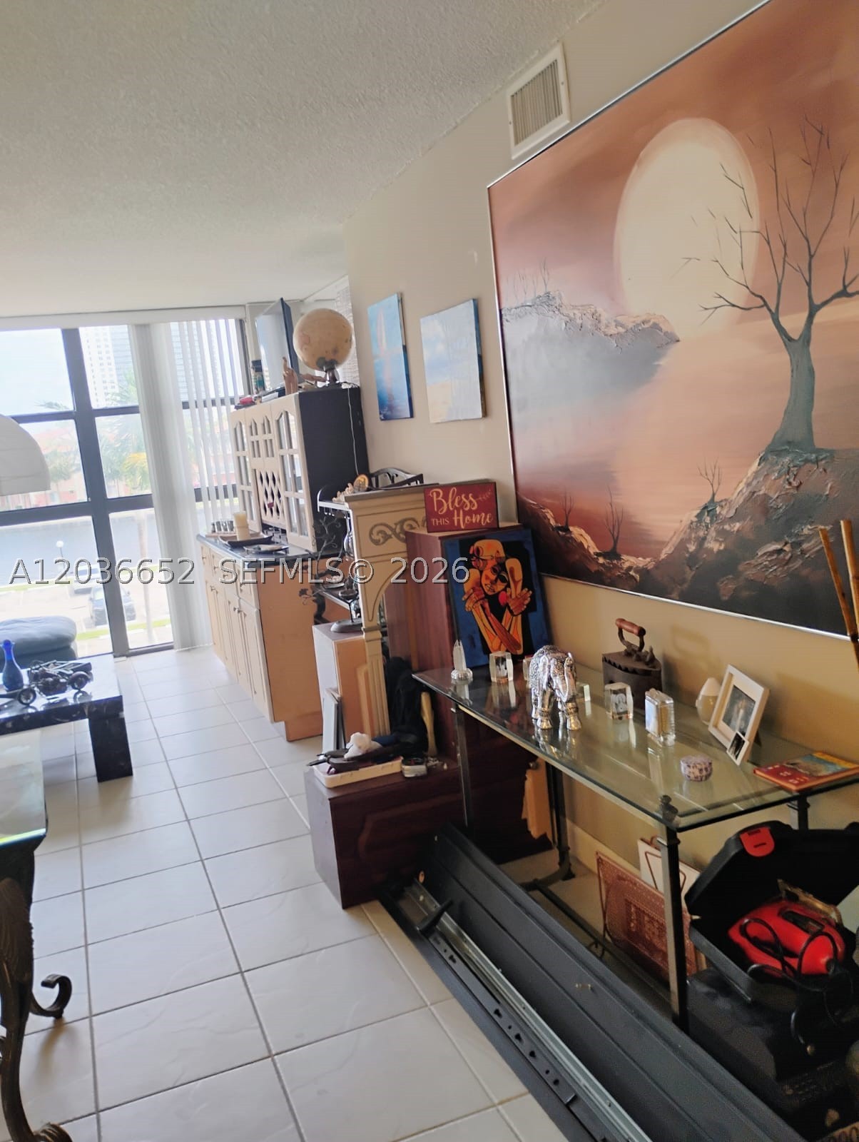 200 LESLIE CONDO - Residential