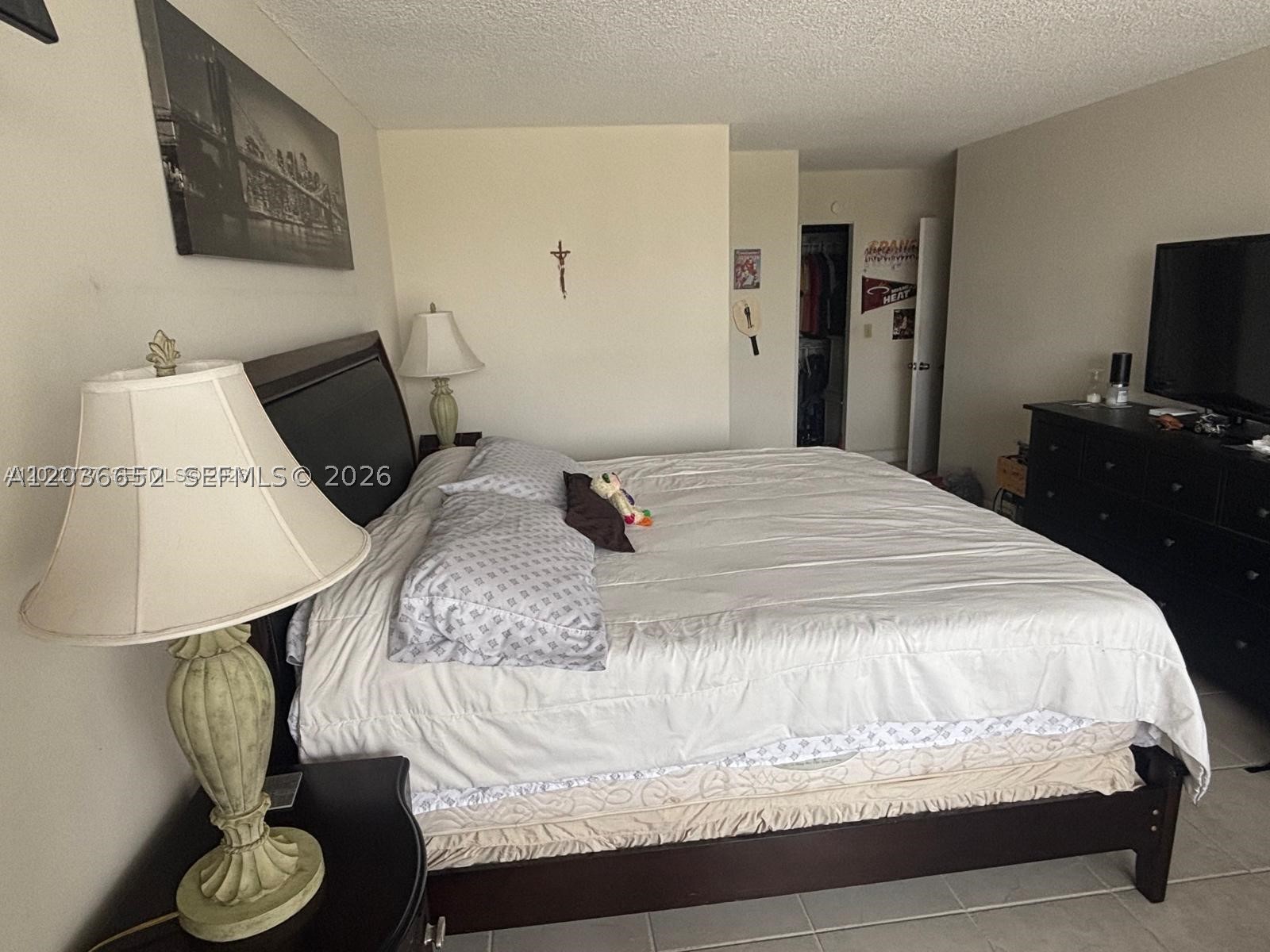 200 LESLIE CONDO - Residential
