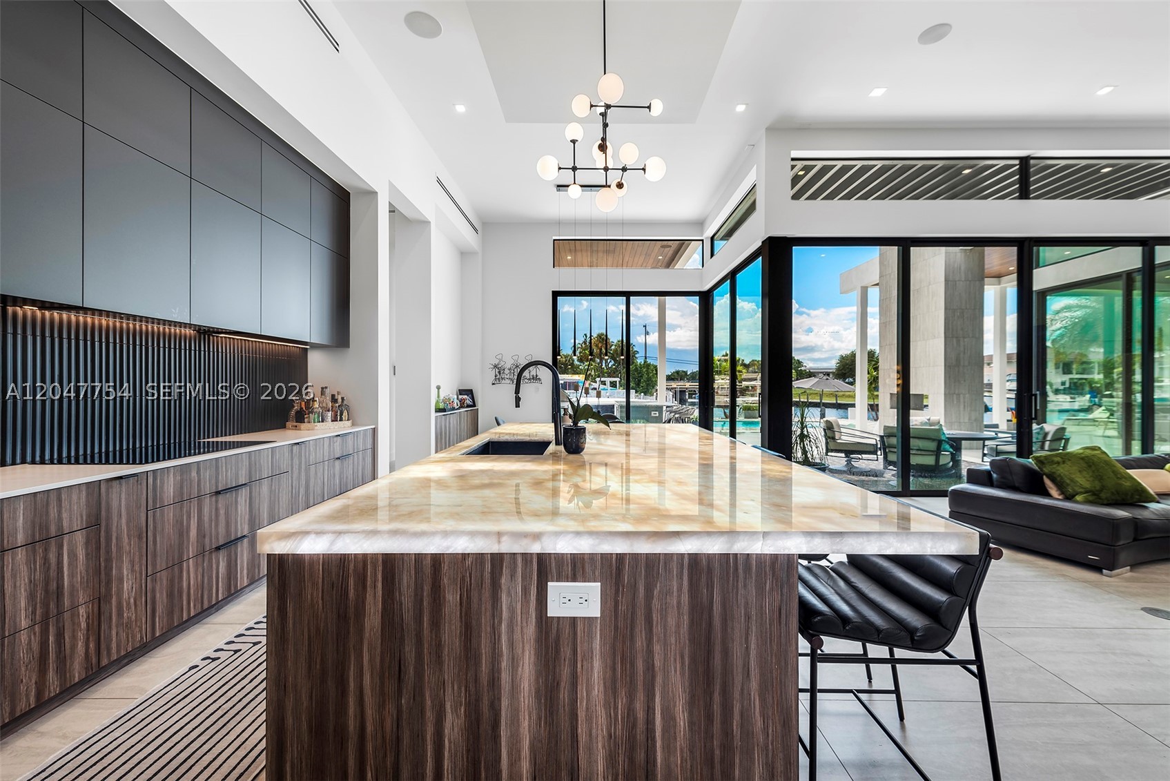 VENETIAN ISLES 1ST SEC - Residential