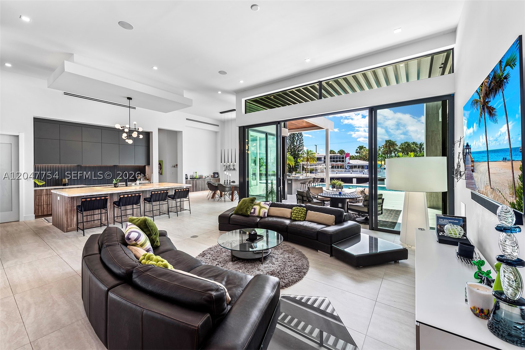 VENETIAN ISLES 1ST SEC - Residential