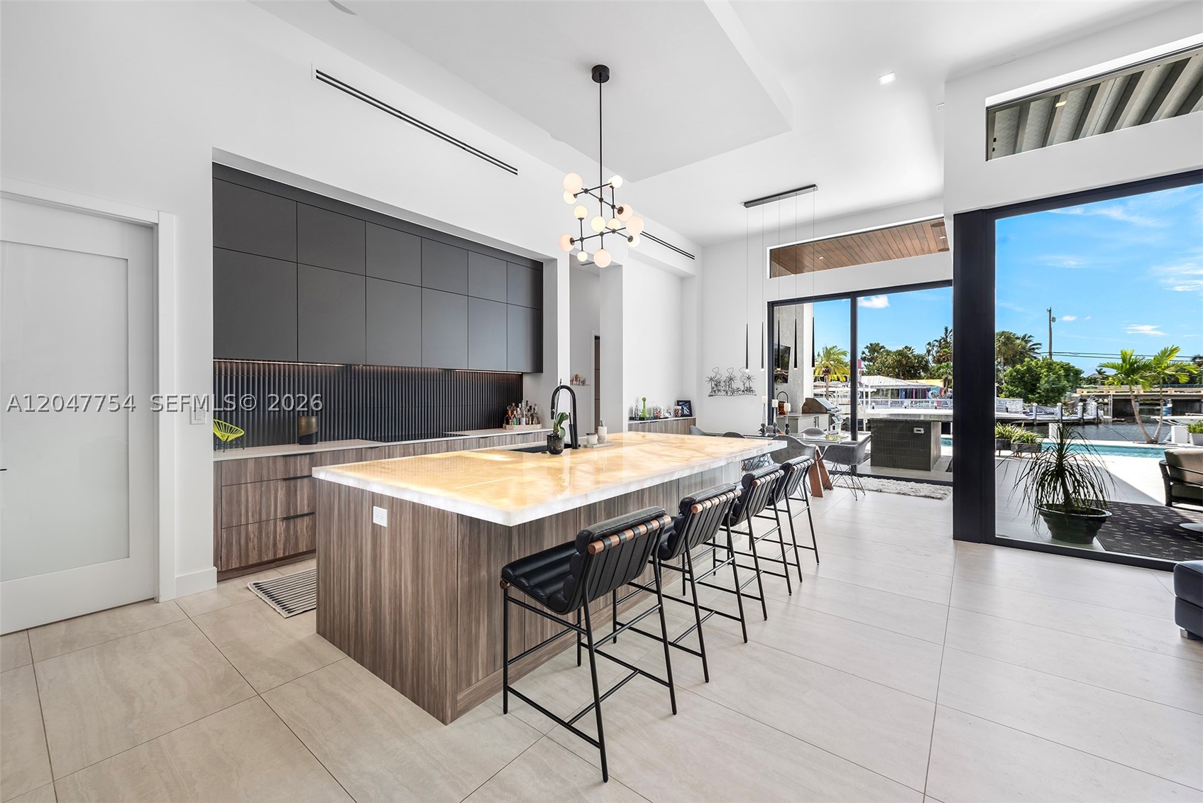 VENETIAN ISLES 1ST SEC - Residential