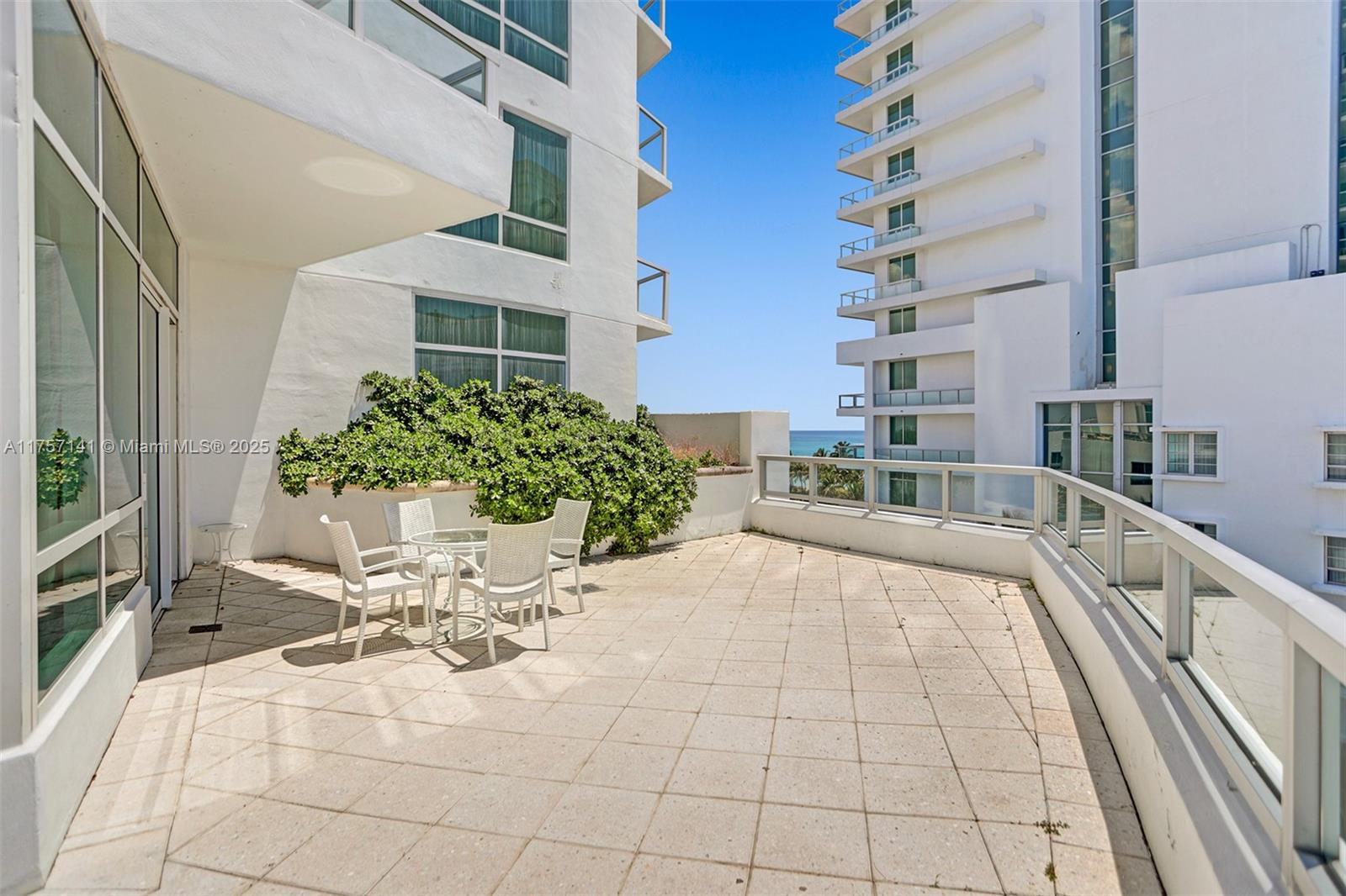 FONTAINEBLEAU II TRESOR - Residential