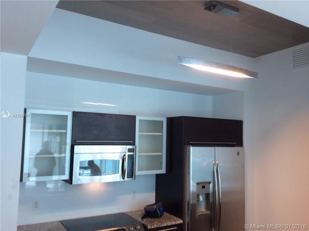 THE PLAZA 901 BRICKELL CO - Residential Lease