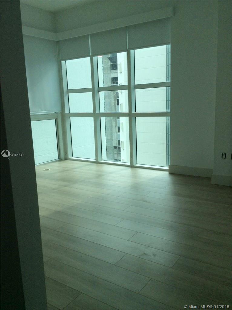 THE PLAZA 901 BRICKELL CO - Residential Lease