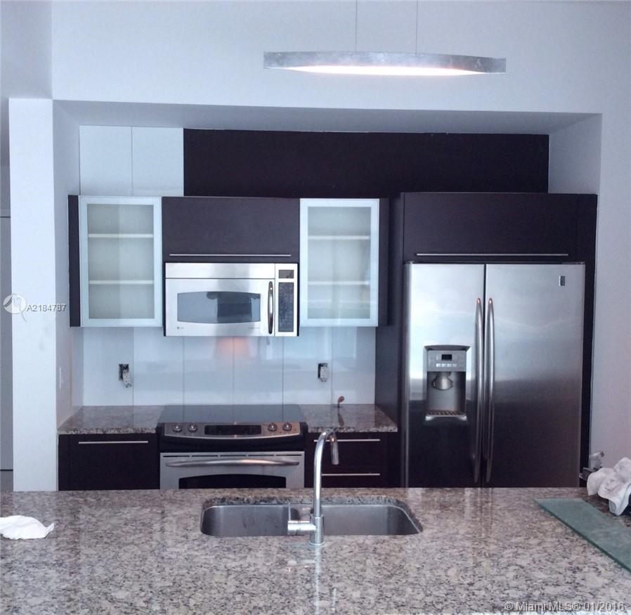 THE PLAZA 901 BRICKELL CO - Residential Lease