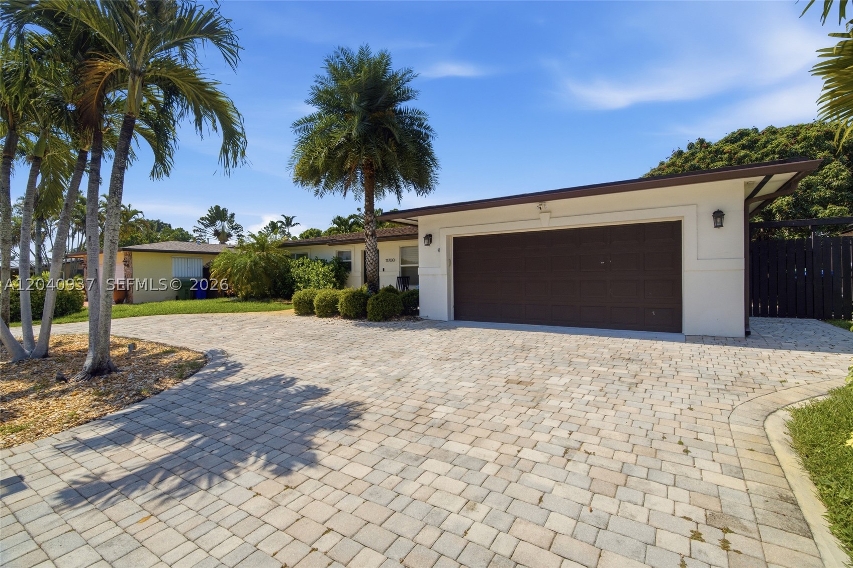 PEMBROKE LAKES SEC 6 - Residential