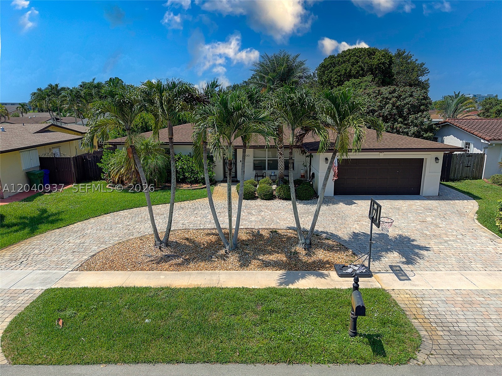 PEMBROKE LAKES SEC 6 - Residential
