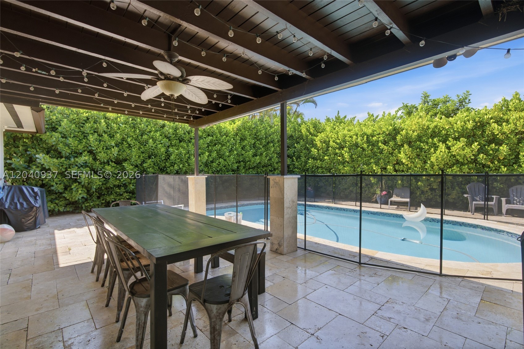 PEMBROKE LAKES SEC 6 - Residential
