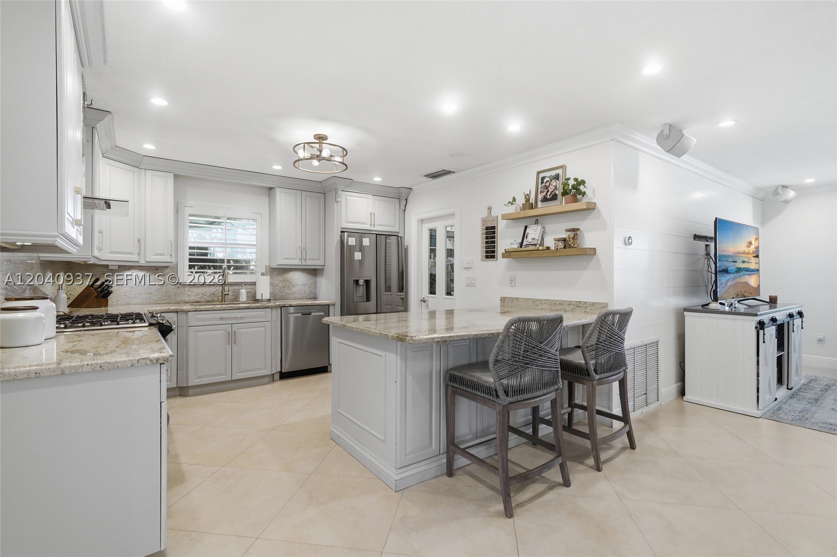 PEMBROKE LAKES SEC 6 - Residential
