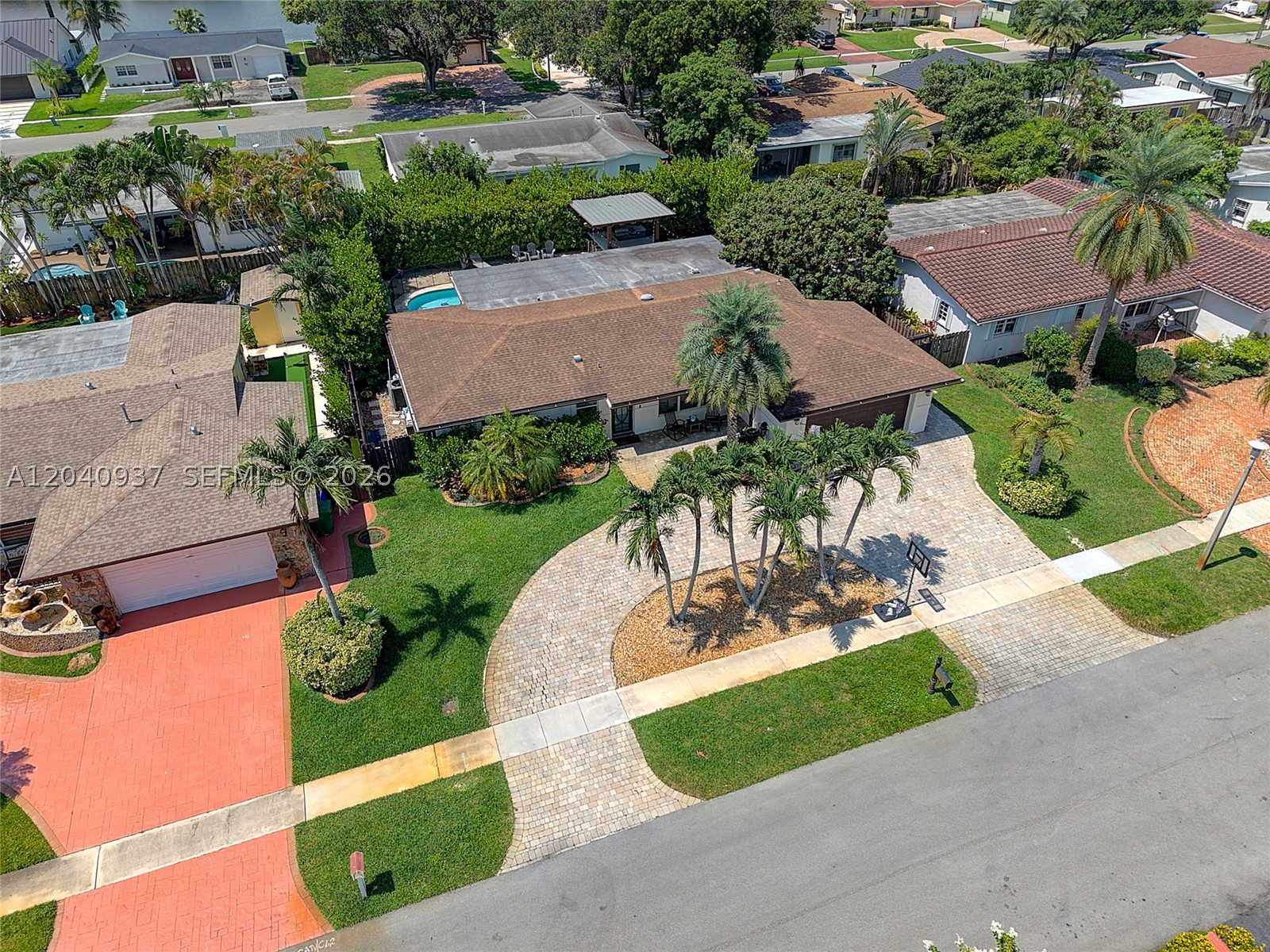 PEMBROKE LAKES SEC 6 - Residential